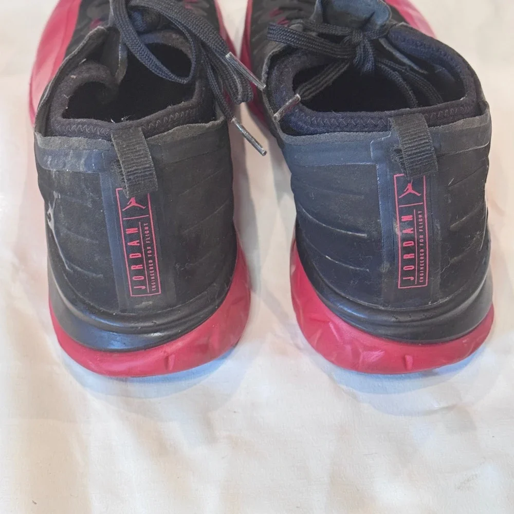 Jordan Trainer Prime Mens Size 8.5 Flu Game Black Red 881463-060 Sneaker Nike